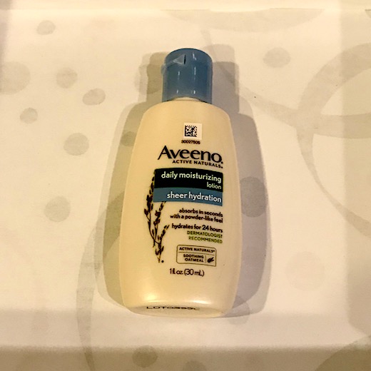 Walmart Beauty Box Winter 2018 - Aveeno Lotion